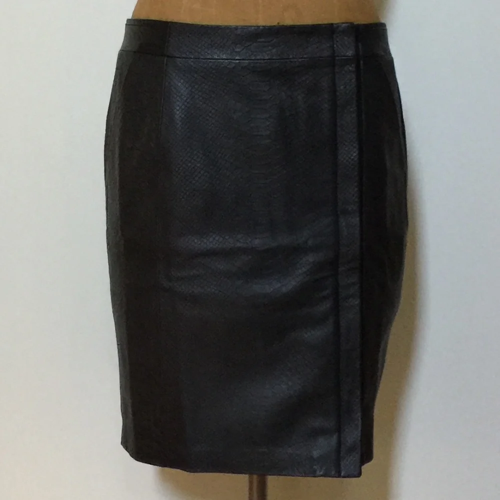 Vince black snake embossed leather skirt NWOT